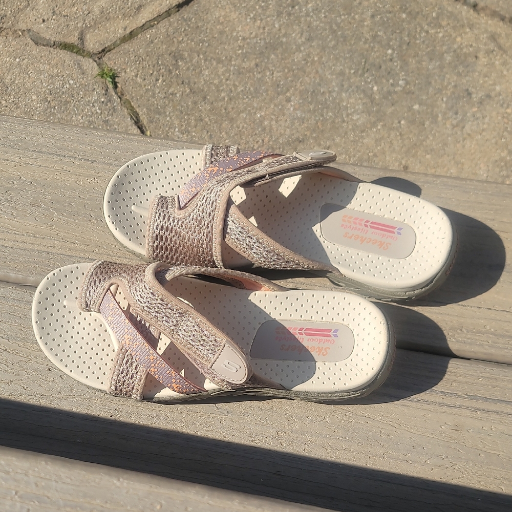 NWOT, Skechers Women's Tan Slide Sandals